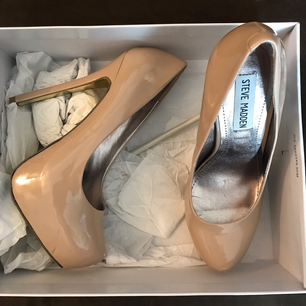 Nude pumps Steve Madden